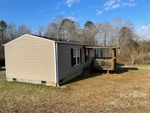 519 Lake Mullis Rd, Harmony, NC 28634 photo 2