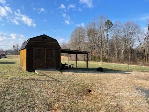 519 Lake Mullis Rd, Harmony, NC 28634 photo 31