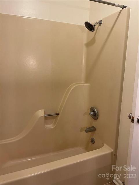 1862 Oleander Dr, Conover, NC 28613 photo 9