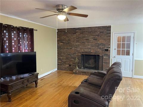 1862 Oleander Dr, Conover, NC 28613 photo 4