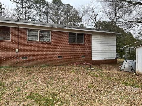 509 Phillips St, Lowell, NC 28098 photo 3