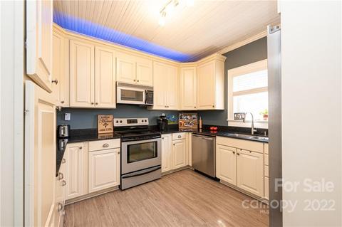 121 Evans St, Morganton, NC 28655 photo 12