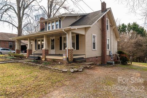 121 Evans St, Morganton, NC 28655 photo 3