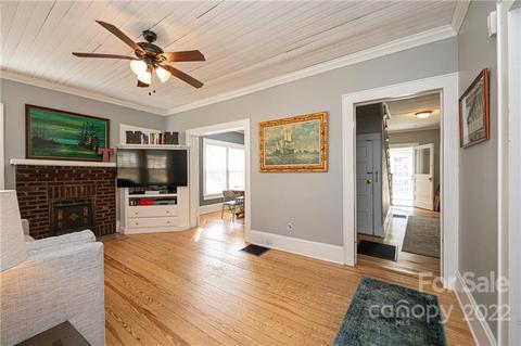 121 Evans St, Morganton, NC 28655 photo 8