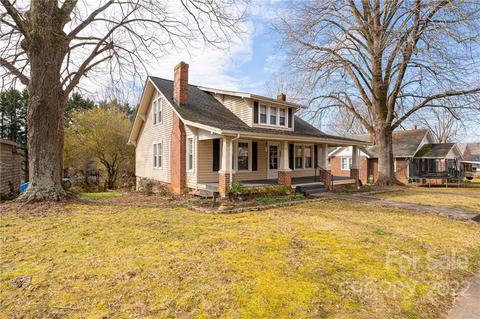 121 Evans St, Morganton, NC 28655 photo 2