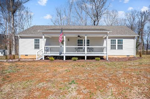 340 Ridge View Dr, Clyde, NC 28721 photo 1