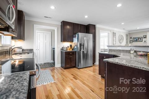 340 Ridge View Dr, Clyde, NC 28721 photo 8