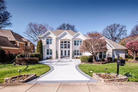 7333 Windaliere Dr, Cornelius, NC 28031 photo 2