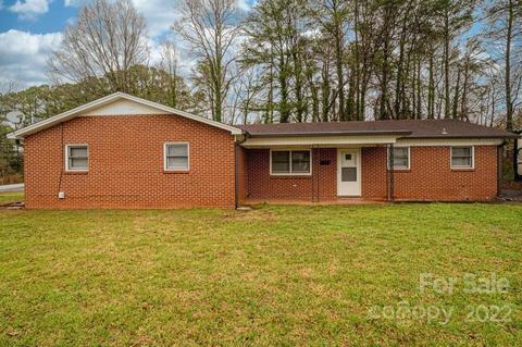 709 6th St SW, Conover, NC 28613 photo 1
