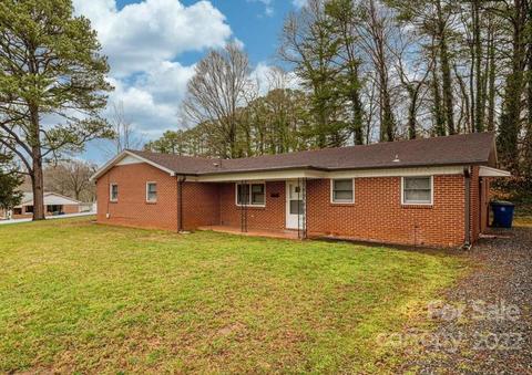 709 6th St SW, Conover, NC 28613 photo 2