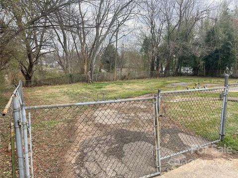 205 27th St SW, Hickory, NC 28602 photo 4