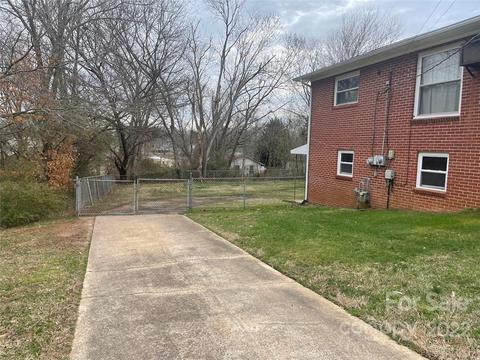 205 27th St SW, Hickory, NC 28602 photo 3