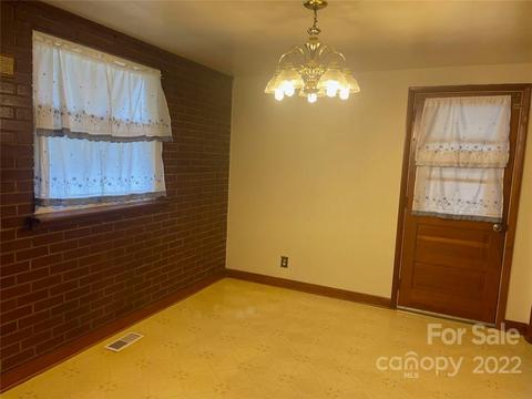 205 27th St SW, Hickory, NC 28602 photo 5