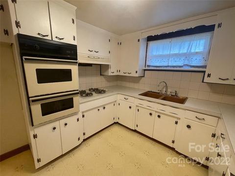 205 27th St SW, Hickory, NC 28602 photo 12