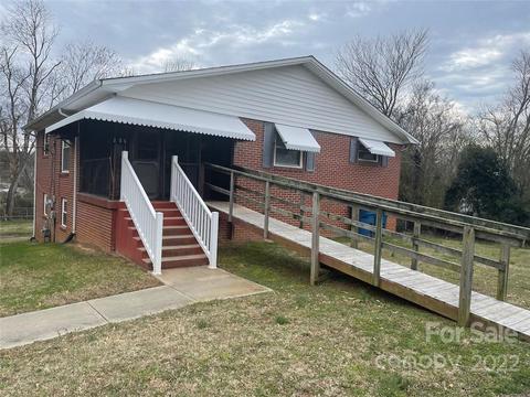 205 27th St SW, Hickory, NC 28602 photo 2