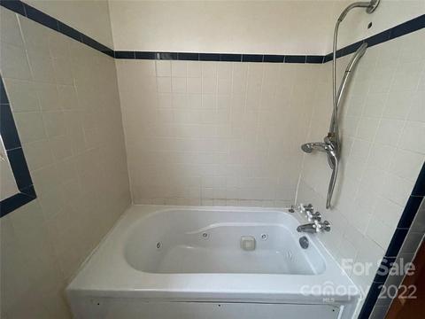 205 27th St SW, Hickory, NC 28602 photo 8