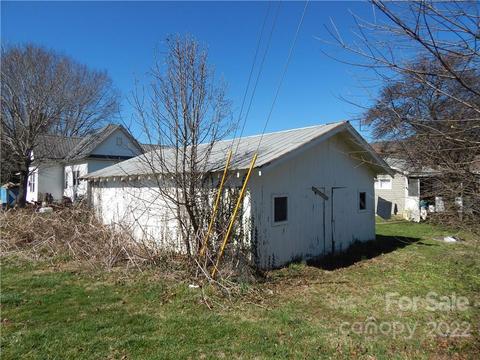 267 Charles St, Clyde, NC 28721 photo 4
