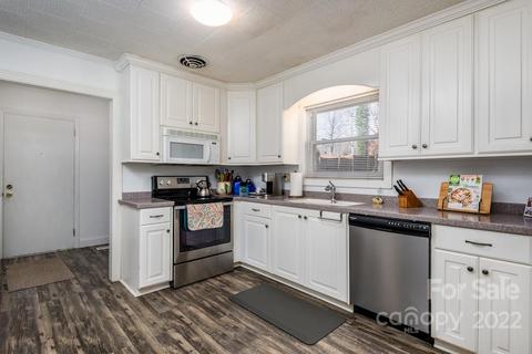 205 5th St NE, Conover, NC 28613 photo 3