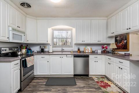 205 5th St NE, Conover, NC 28613 photo 2