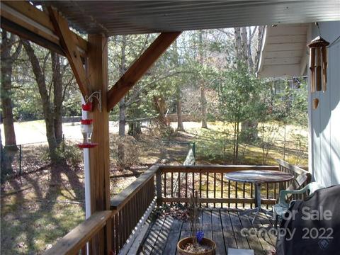 49 Rockledge Rd, Spruce Pine, NC 28777 photo 2