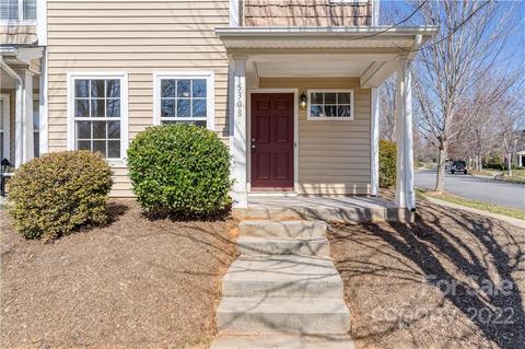 15308 Crossing Gate Dr, Cornelius, NC 28031 photo 2