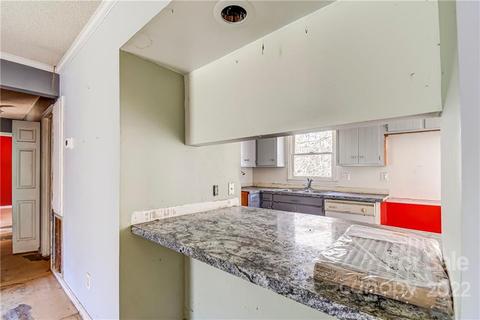 113 Walnut St, Lowell, NC 28098 photo 16