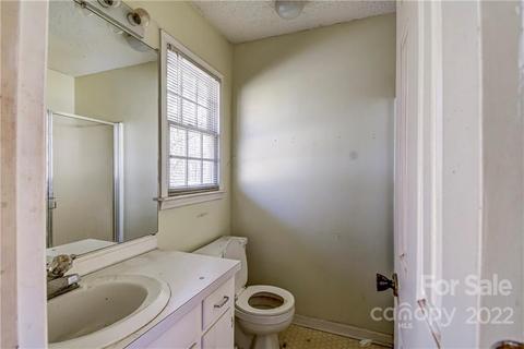 113 Walnut St, Lowell, NC 28098 photo 27