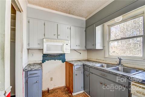 113 Walnut St, Lowell, NC 28098 photo 14