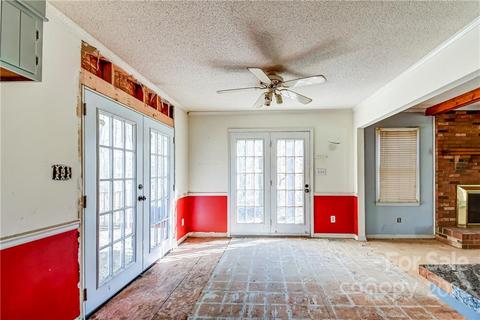 113 Walnut St, Lowell, NC 28098 photo 17