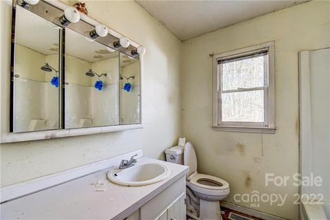 113 Walnut St, Lowell, NC 28098 photo 24