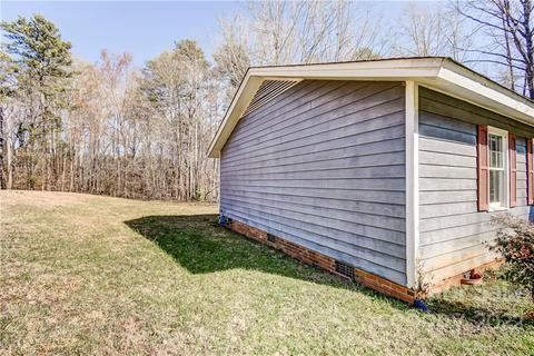 113 Walnut St, Lowell, NC 28098 photo 38