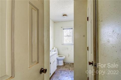 113 Walnut St, Lowell, NC 28098 photo 25