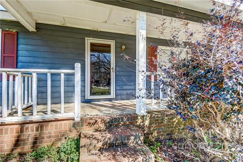 113 Walnut St, Lowell, NC 28098 photo 6