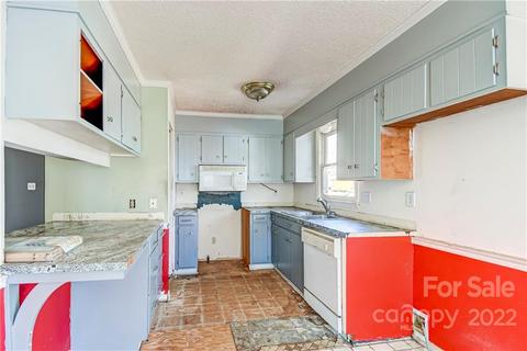113 Walnut St, Lowell, NC 28098 photo 12