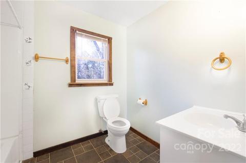 313 Chief Thomas Rd, Harmony, NC 28634 photo 8