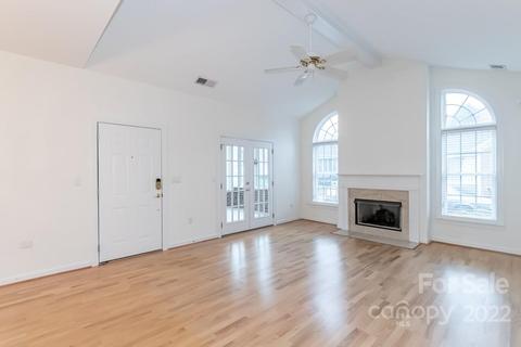 8564 Kilty Ct, Charlotte, NC 28269 photo 6