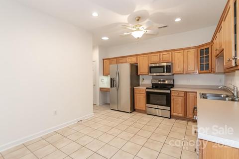 8564 Kilty Ct, Charlotte, NC 28269 photo 11