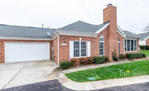 8564 Kilty Ct, Charlotte, NC 28269 photo 4