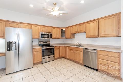 8564 Kilty Ct, Charlotte, NC 28269 photo 10