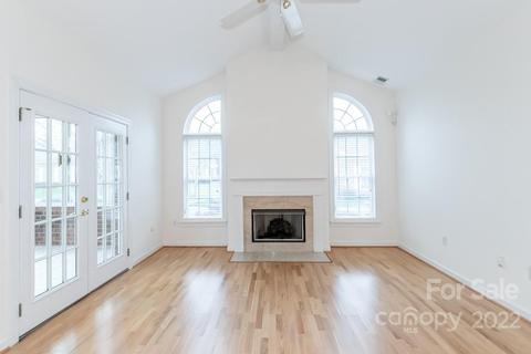 8564 Kilty Ct, Charlotte, NC 28269 photo 5
