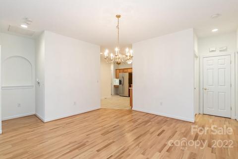 8564 Kilty Ct, Charlotte, NC 28269 photo 9