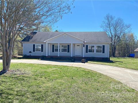 2108 Kyle Ct SE, Conover, NC 28613 photo 1