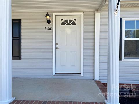 2108 Kyle Ct SE, Conover, NC 28613 photo 2