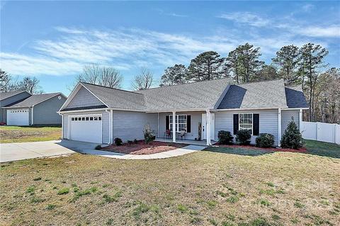 3240 Silver Fox Cir, Lancaster, SC 29720 photo 3