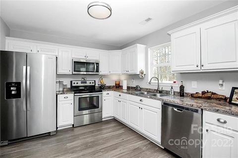 3240 Silver Fox Cir, Lancaster, SC 29720 photo 17