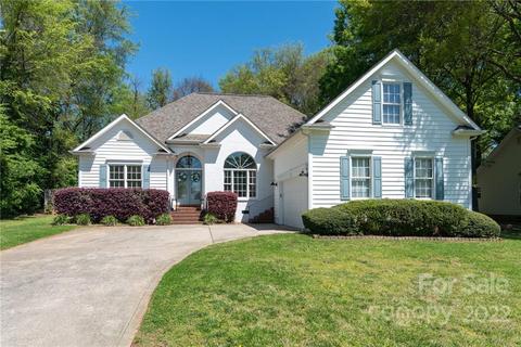 20742 Lagoona Dr, Cornelius, NC 28031 photo 1