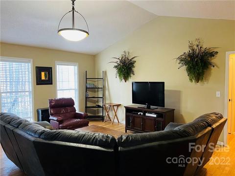 131 Wesley Ct, Crouse, NC 28033 photo 6