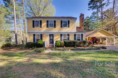 14309 Hackamore Dr, Matthews, NC 28105 photo 2