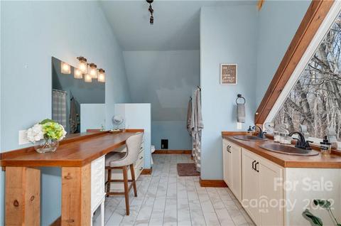176 Edwards Rd, Clyde, NC 28721 photo 12