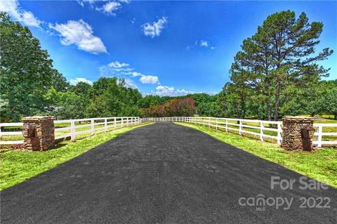 20528 Avoca Ln, Davidson, NC 28036 photo 1
